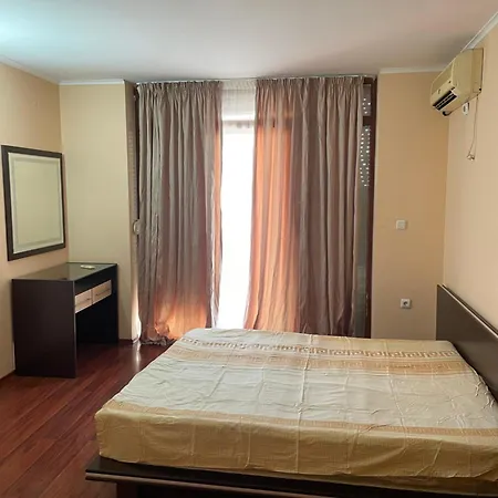в център на две пресечки от автогарата Appartement Sunny Beach
